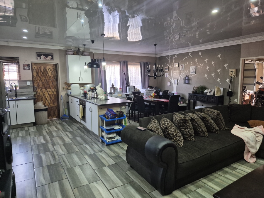 3 Bedroom Property for Sale in Elandia North West